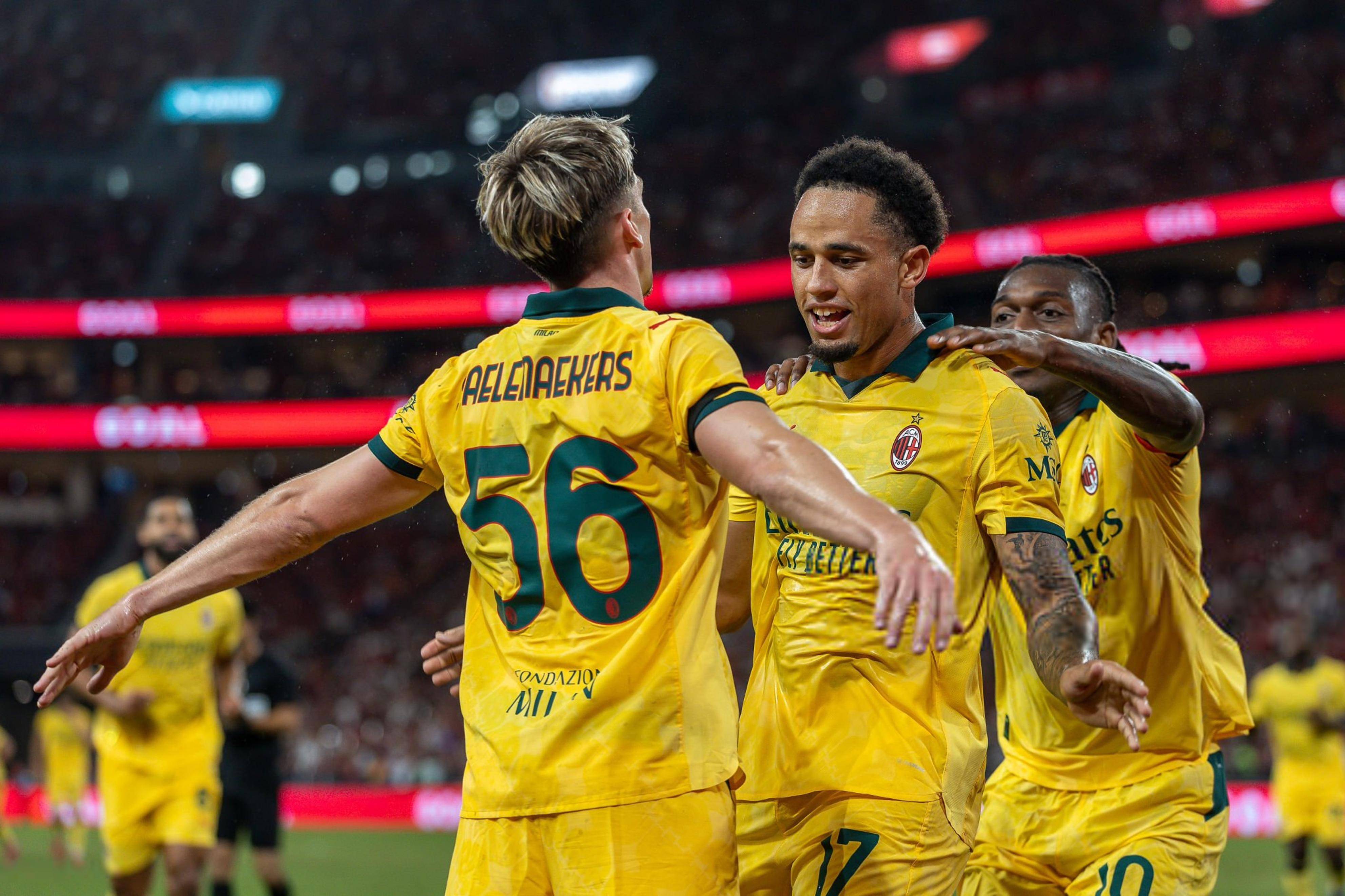 AC米兰训练开放日；国际比赛日临场应变引欢呼；葡超在即；团队化学反应显著的简单介绍