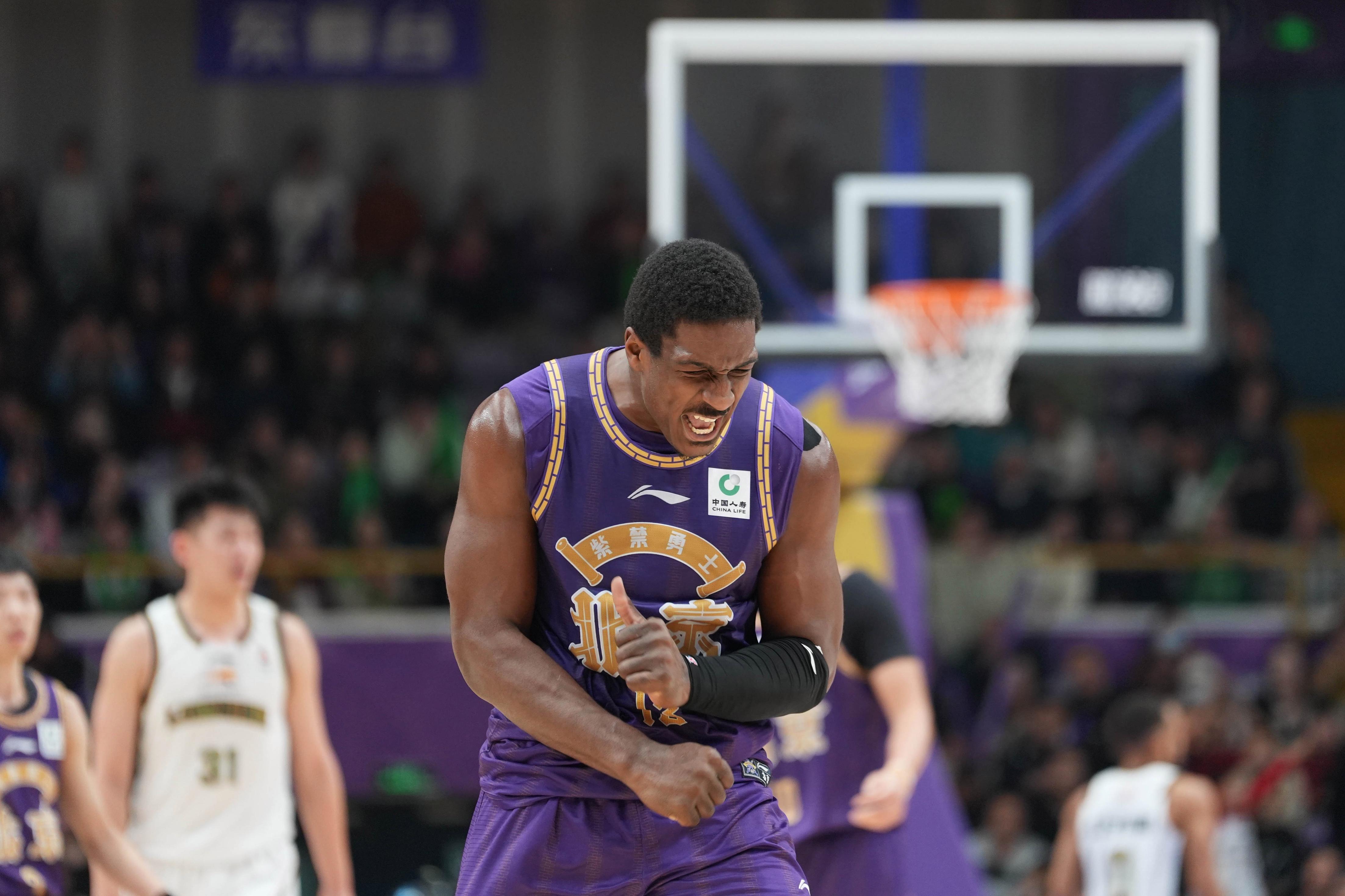 包含辽宁本钢内部会议纪要流出——赛后更衣室发声，CBA常规赛使命明确，赛季目标并未改变的词条