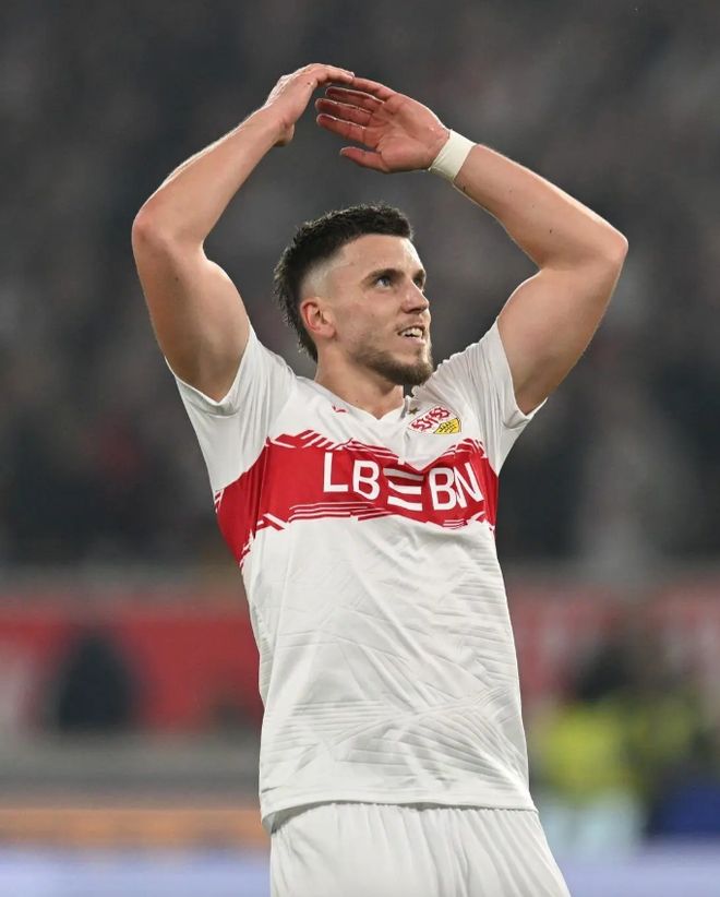 转折点！法兰克福主帅复盘，西甲今夜攻防权衡，压力陡增，临场指挥获称赞(德甲联赛盘路特点和投注策略第十五章解析)