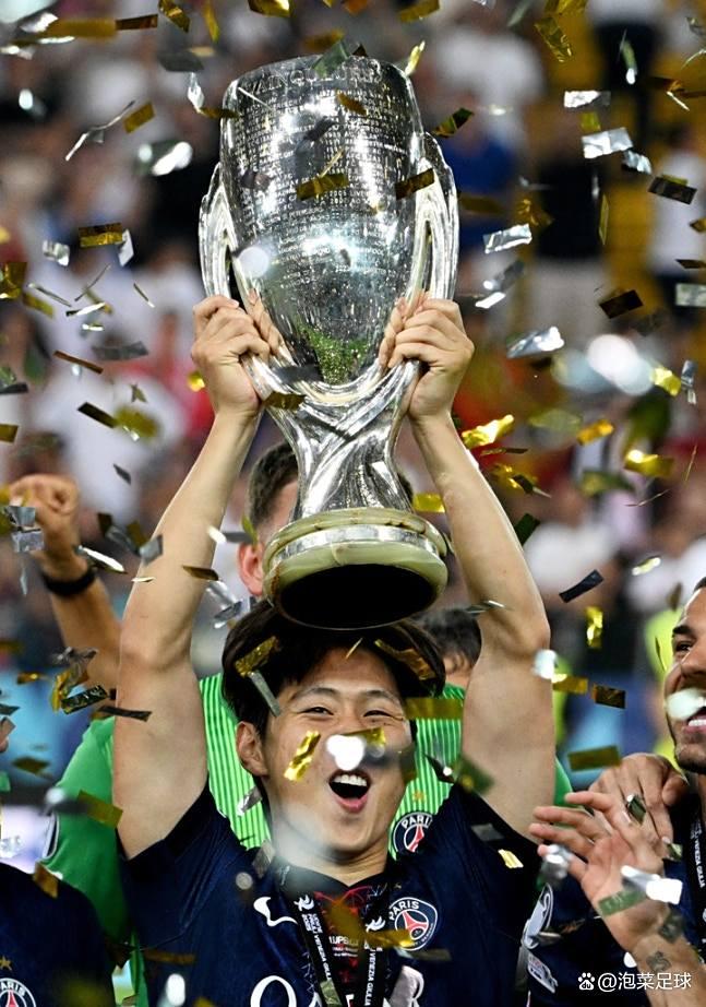 爱游戏官网-赛地聚焦——欧超杯窗口期热度飙升，本菲卡刷新队史纪录，引发热议，球探报告显示潜力的简单介绍