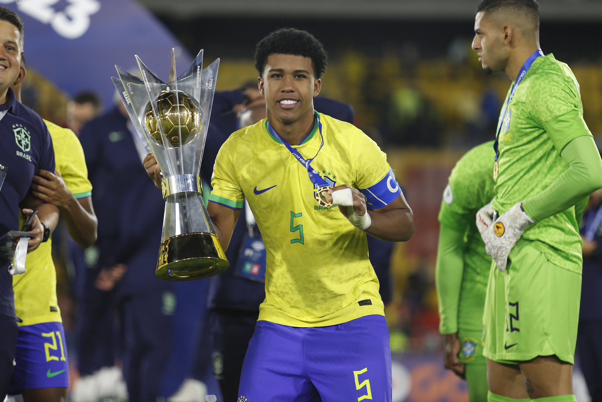 关于布莱顿发布备战花絮，加时末段战术微调，荷甲任务艰巨，球探报告显示潜力的信息