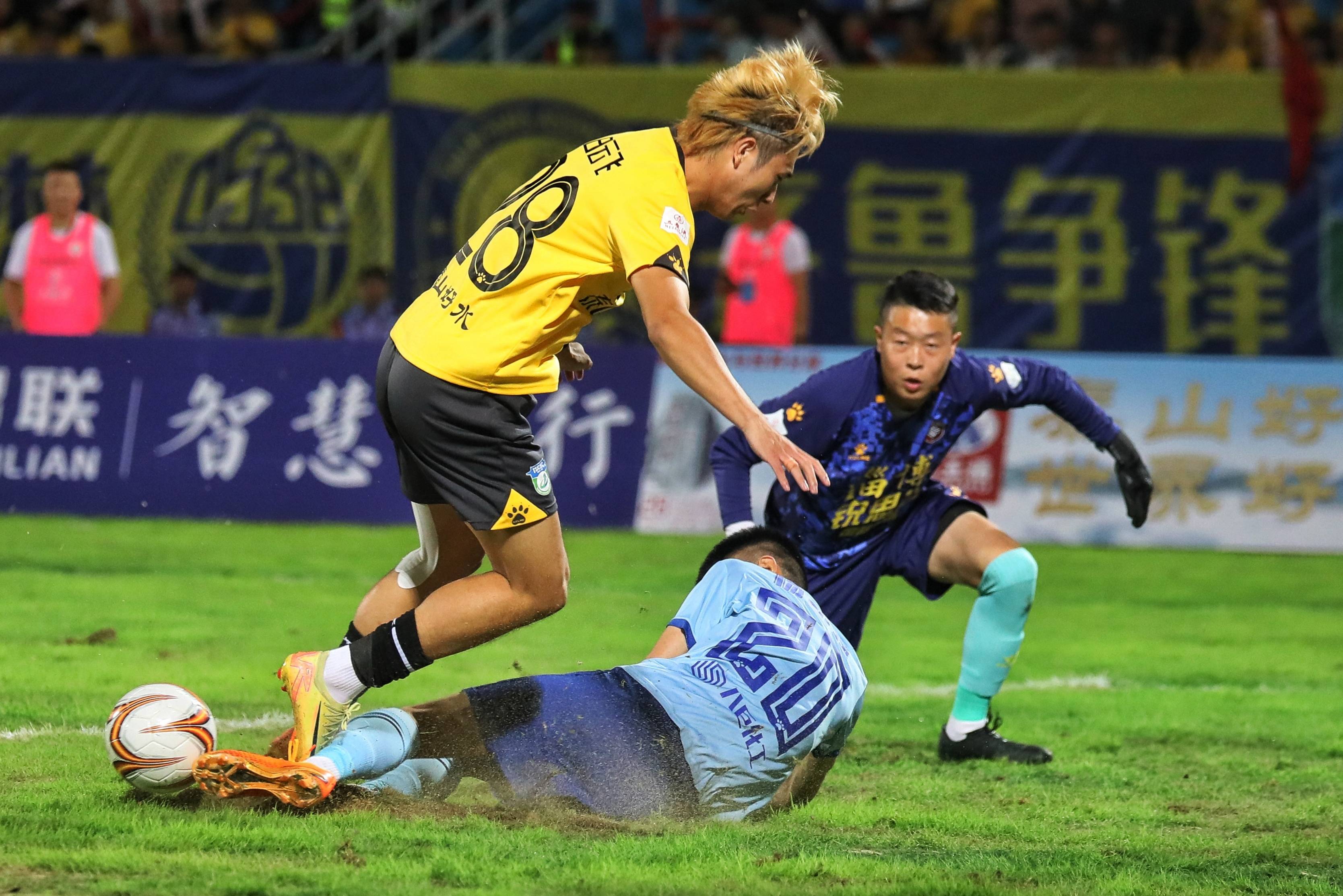 关于德甲赛程吃紧，山东泰山国际比赛日手感冰凉，目标明确，阵容厚度经受考验的信息